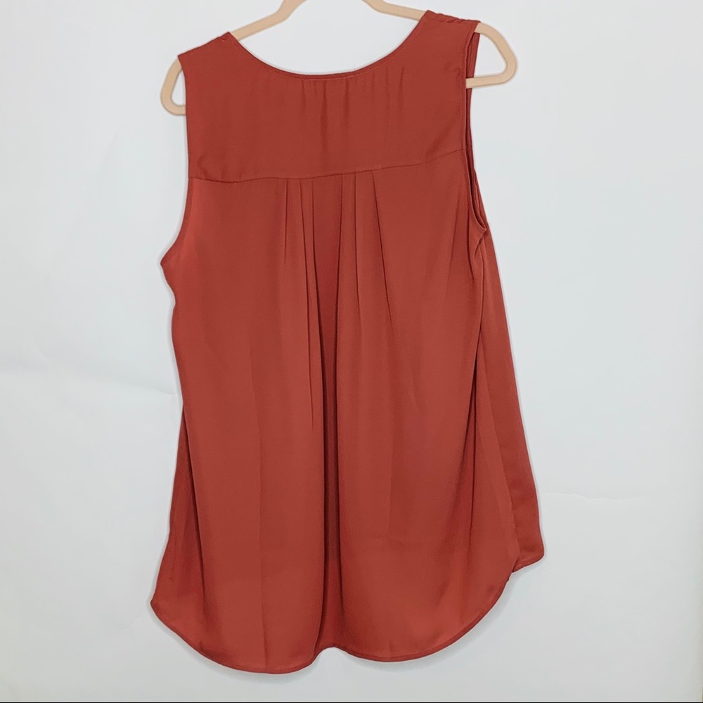 ❌SOLD❌ DR2 by Daniel Rainn Flowy Tank Top - Picture 3 of 7